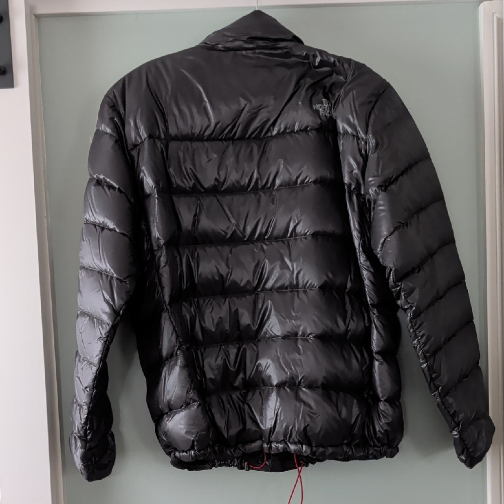The North Face Men's Dark Gray Puffer Jacket - Picture 4 of 4